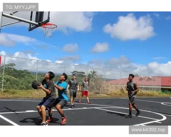 篮球竞赛规则中带球撞人的具体判定标准解析 篮球竞赛规则中带球撞人的具体判定标准解析